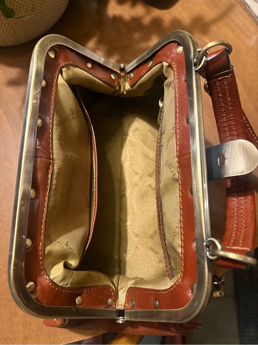 Gianni Conti - Italian leather Gladstone bag, Italian leather & retro hardware - Picture 11 of 14